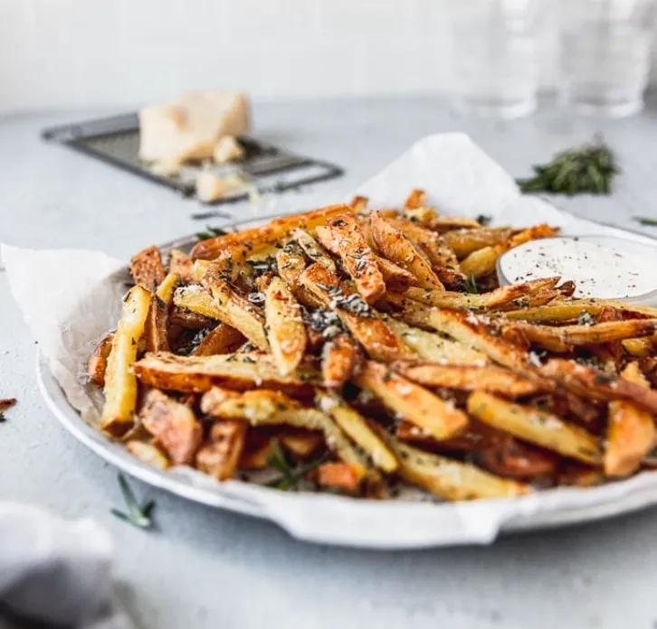 Skin ON Classic cut Garlic Rosemary Fries